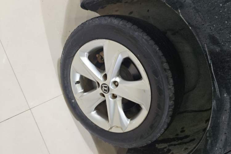 Used Luxgen Great 7 SUV 2014 2.2T Two-Wheel-Drive Smart Version Right Rear Wheel Hub