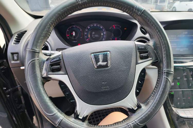 Used Luxgen Great 7 SUV 2014 2.2T Two-Wheel-Drive Smart Version Steering Wheel