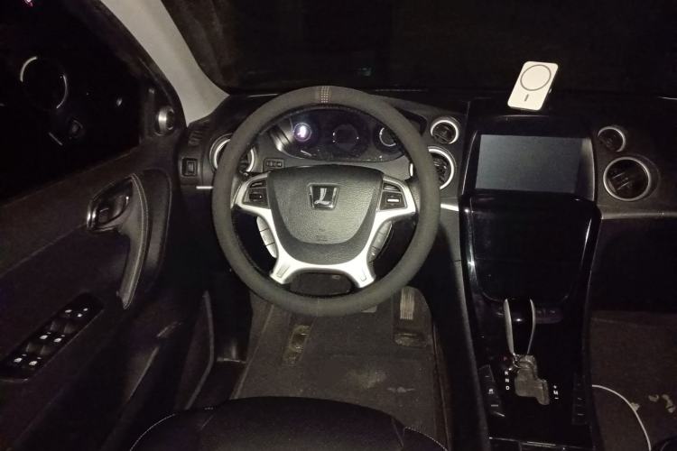 Used Luxgen Great 7 SUV 2014 2.2T Two-Wheel-Drive Smart Version Steering Wheel