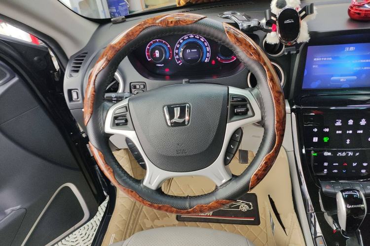 Used Luxgen Great 7 SUV 2014 2.2T Four-Wheel Drive Prestige Version Steering Wheel