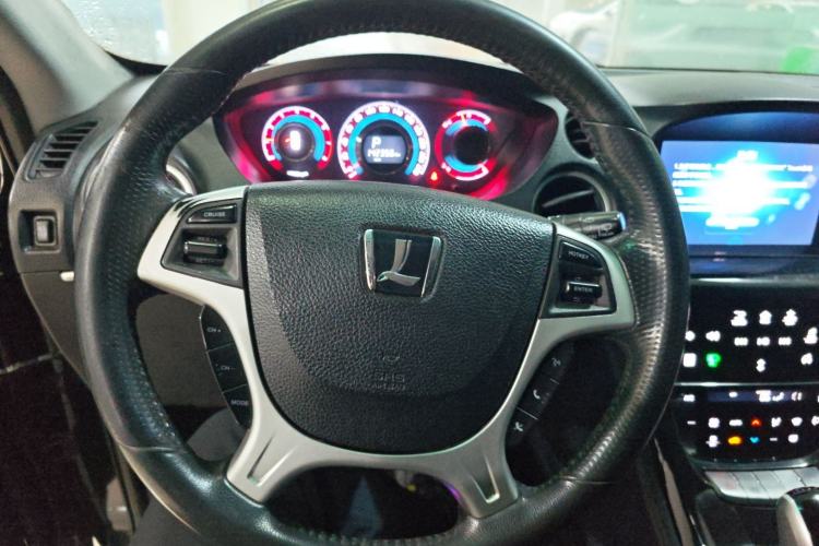 Used Luxgen Great 7 SUV 2014 2.2T Two-Wheel-Drive Smart Version Steering Wheel