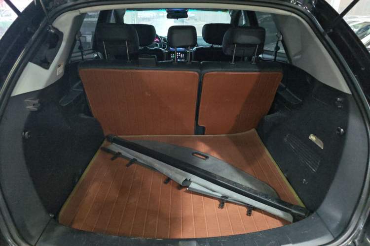 Used Luxgen Great 7 SUV 2014 2.2T Two-Wheel-Drive Smart Version Trunk