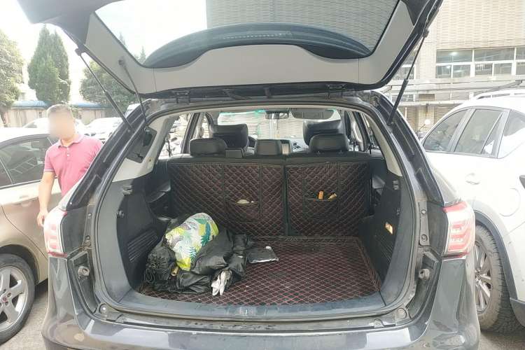 Used Luxgen Great 7 SUV 2014 2.2T Two-Wheel-Drive Smart Version Trunk