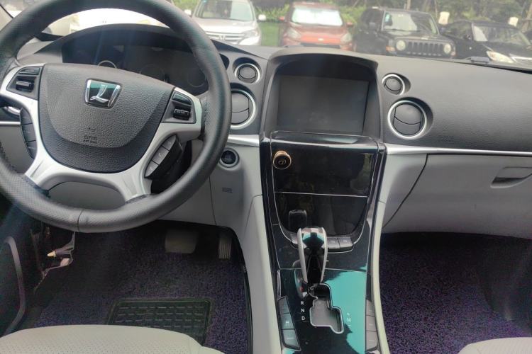 Used Luxgen Great 7 SUV 2014 2.2T Two-Wheel-Drive Smart Version Center Console