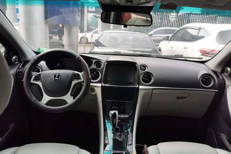 Used Luxgen Great 7 SUV 2014 2.2T Two-Wheel-Drive Smart Version Center Console