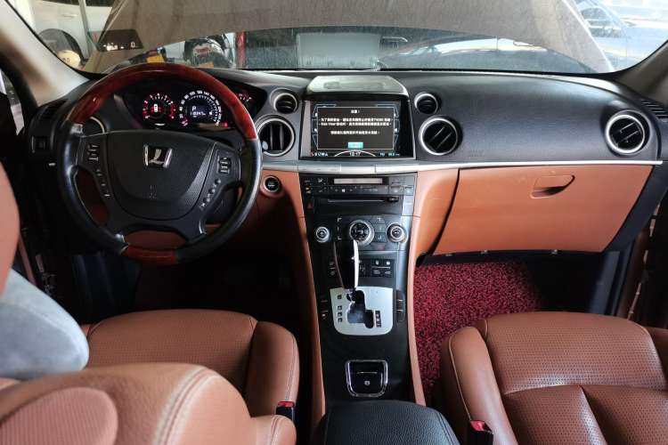Used Luxgen Great 7 SUV 2014 2.2T Two-Wheel-Drive Smart Version Center Console