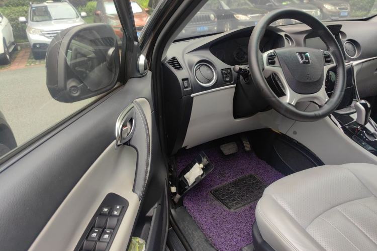 Used Luxgen Great 7 SUV 2014 2.2T Two-Wheel-Drive Smart Version Driver Seat