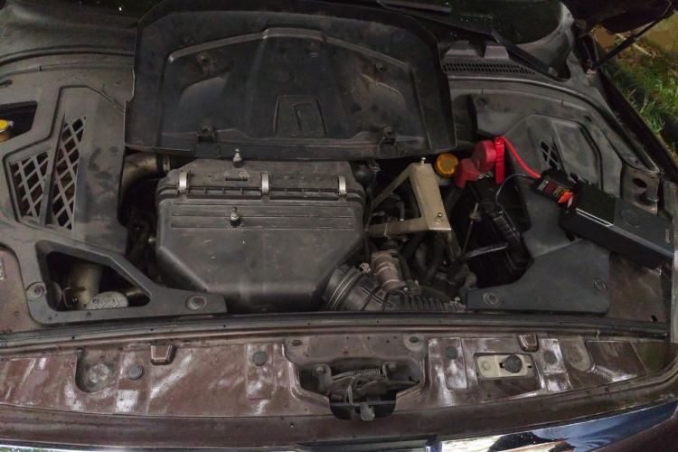 Used Luxgen Great 7 SUV 2014 2.2T Two-Wheel-Drive Smart Version Engine Bay