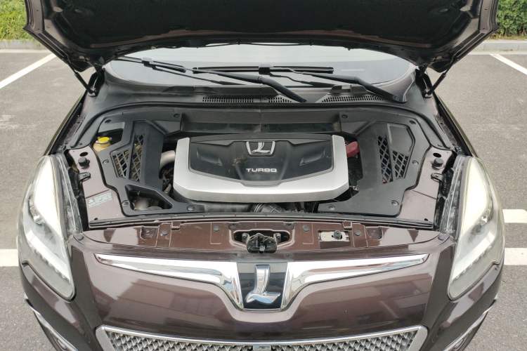 Used Luxgen Great 7 SUV 2014 2.2T Two-Wheel-Drive Smart Version Engine Bay