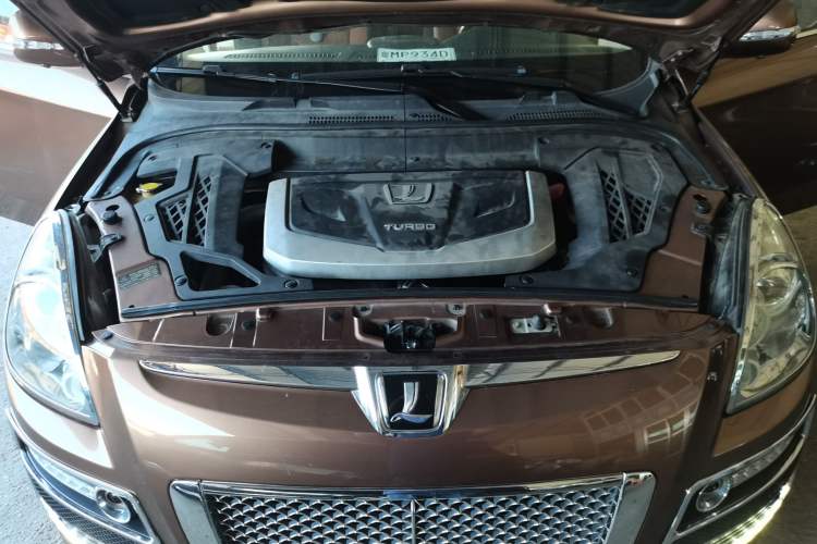 Used Luxgen Great 7 SUV 2014 2.2T Two-Wheel-Drive Smart Version Engine Bay