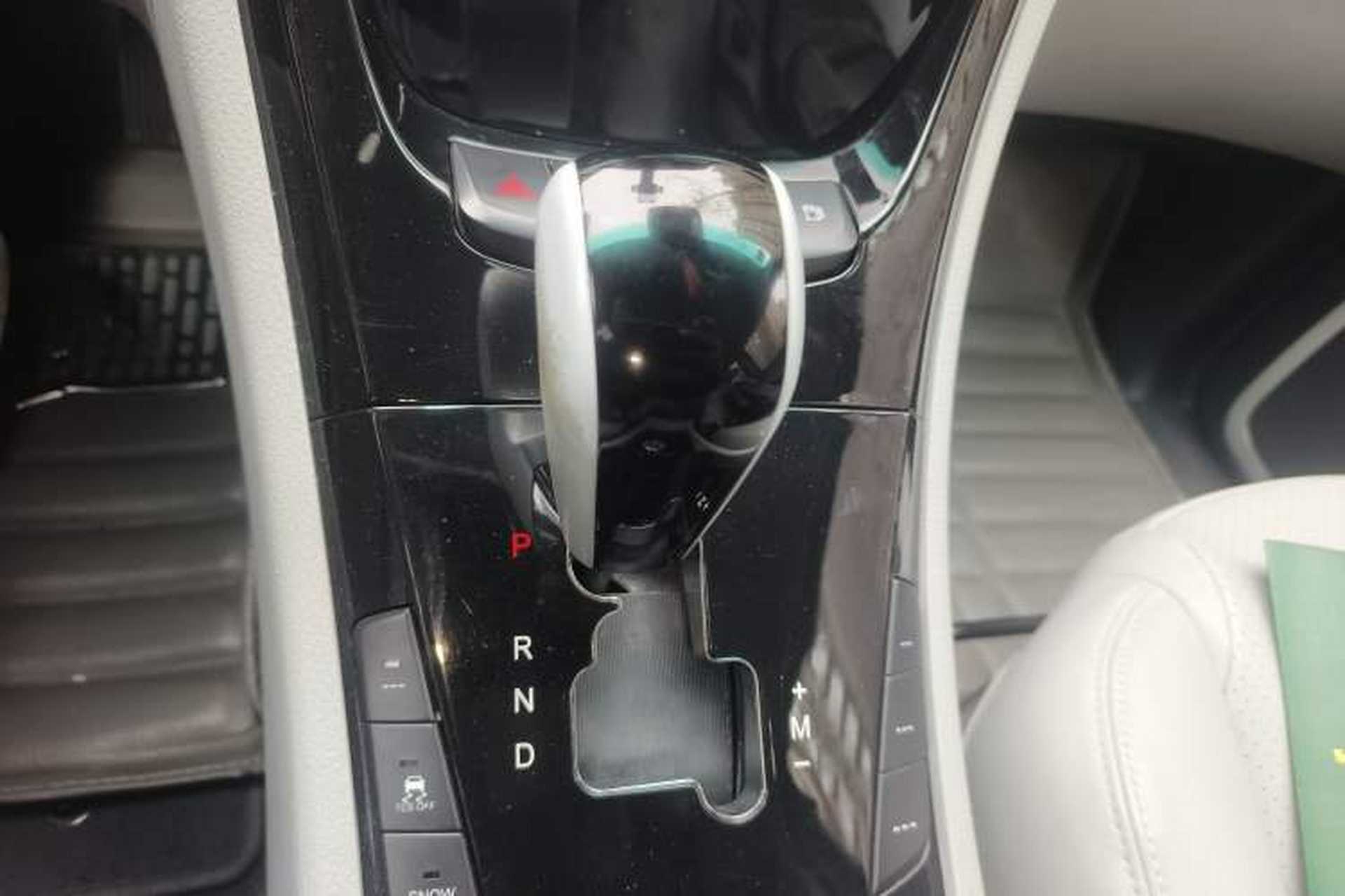 Used Luxgen Great 7 SUV 2014 2.2T Two-Wheel-Drive Smart Version Gear Lever