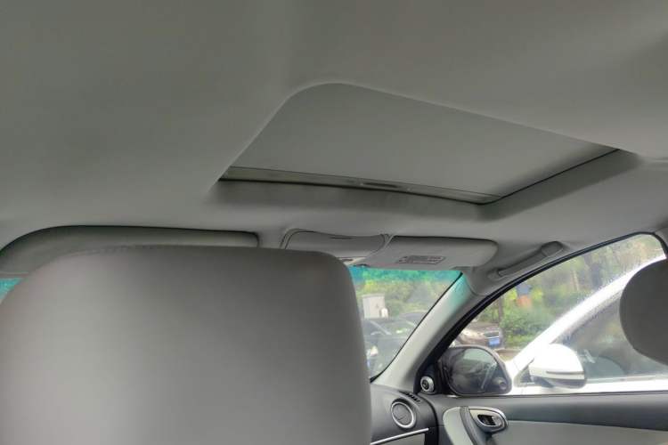 Used Luxgen Great 7 SUV 2014 2.2T Two-Wheel-Drive Smart Version Headliner