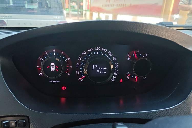 Used Luxgen Great 7 SUV 2014 Honor Collection Edition 2.2T Two-Wheel Drive Smart Model Instrument Cluster