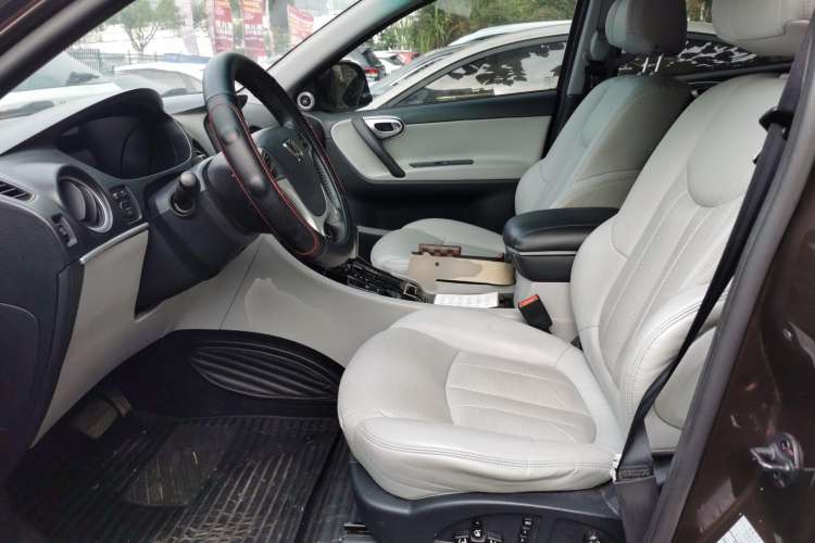 Used Luxgen Great 7 SUV 2014 2.2T Two-Wheel-Drive Smart Version Left Front Seat