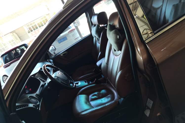Used Luxgen Great 7 SUV 2014 2.2T Two-Wheel-Drive Smart Version Left Front Seat