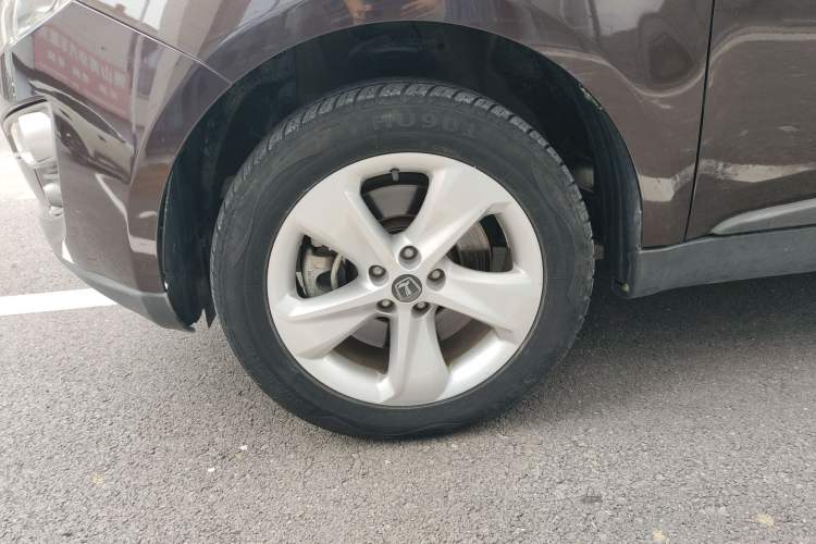 Used Luxgen Great 7 SUV 2014 2.2T Two-Wheel-Drive Smart Version Left Front Wheel Hub