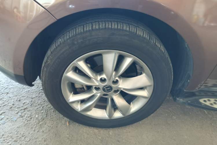 Used Luxgen Great 7 SUV 2014 2.2T Two-Wheel-Drive Smart Version Left Front Wheel Hub
