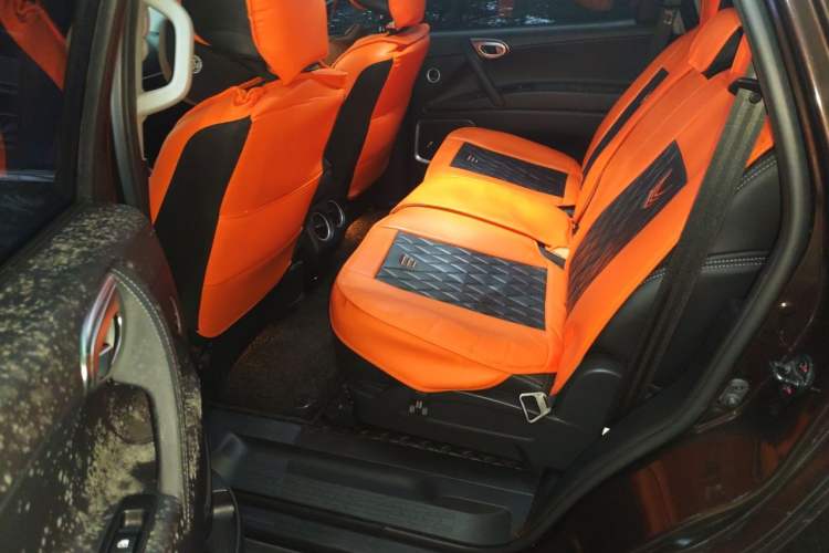 Used Luxgen Great 7 SUV 2014 2.2T Two-Wheel-Drive Smart Version Left Rear Seat
