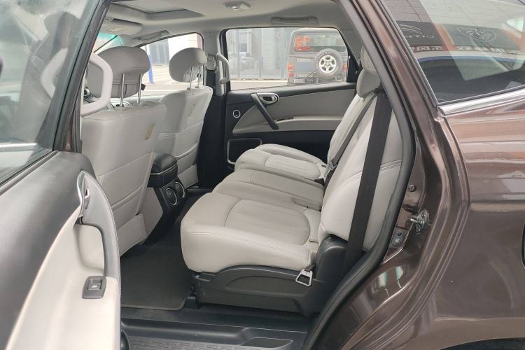 Used Luxgen Great 7 SUV 2014 2.2T Two-Wheel-Drive Smart Version Left Rear Seat