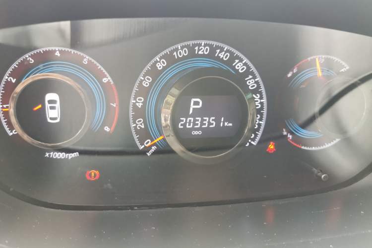 Used Luxgen Great 7 SUV 2014 2.2T Two-Wheel-Drive Smart Version Odometer Close Up