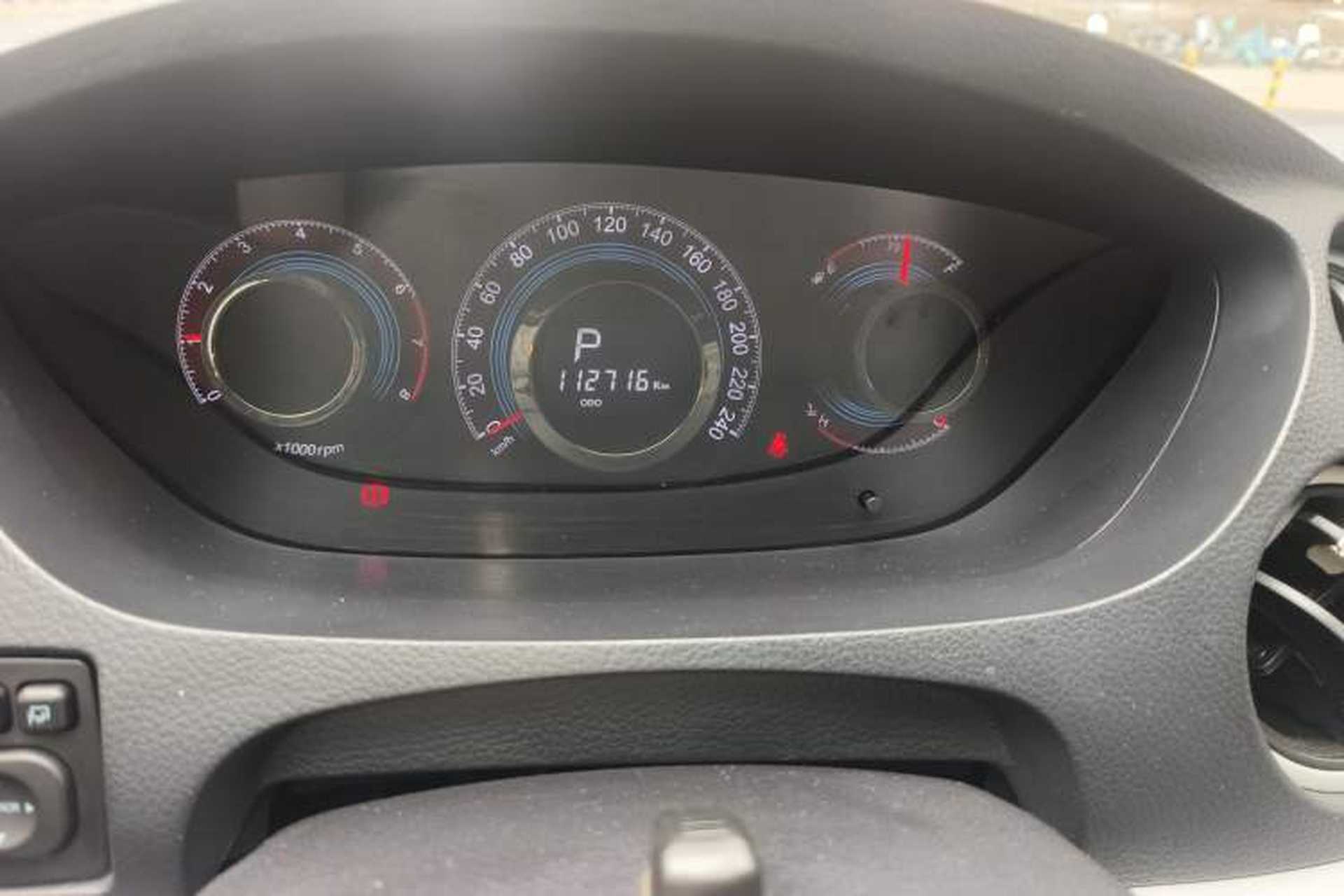 Used Luxgen Great 7 SUV 2014 2.2T Two-Wheel-Drive Smart Version Odometer Close Up