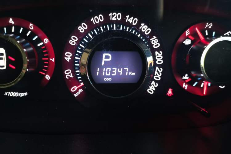 Used Luxgen Great 7 SUV 2014 2.2T Two-Wheel-Drive Smart Version Odometer Close Up