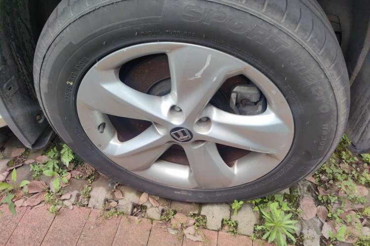 Used Luxgen Great 7 SUV 2014 2.2T Two-Wheel-Drive Smart Version Right Front Wheel Hub