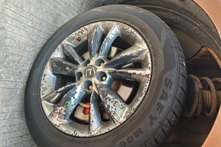 Used Luxgen Great 7 SUV 2014 Honor Collection Edition 2.2T Two-Wheel Drive Smart Model Right Front Wheel Hub
