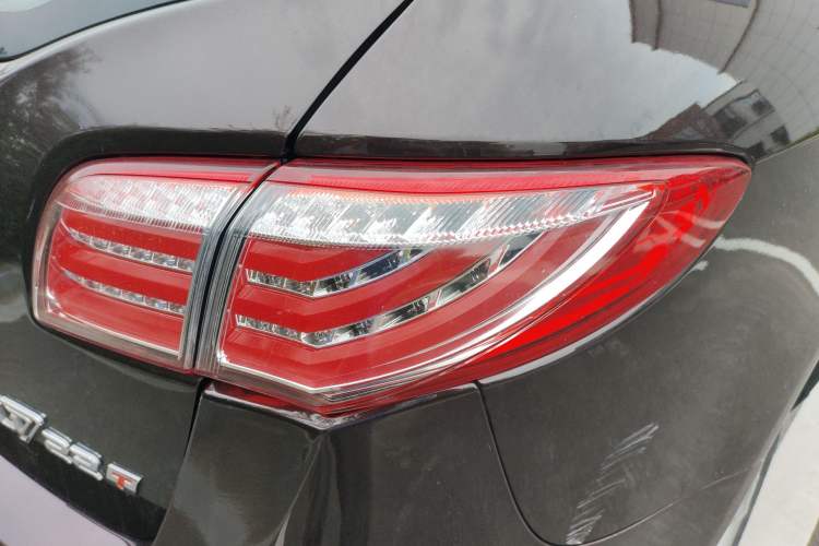 Used Luxgen Great 7 SUV 2014 2.2T Two-Wheel-Drive Smart Version Right Rear Taillight