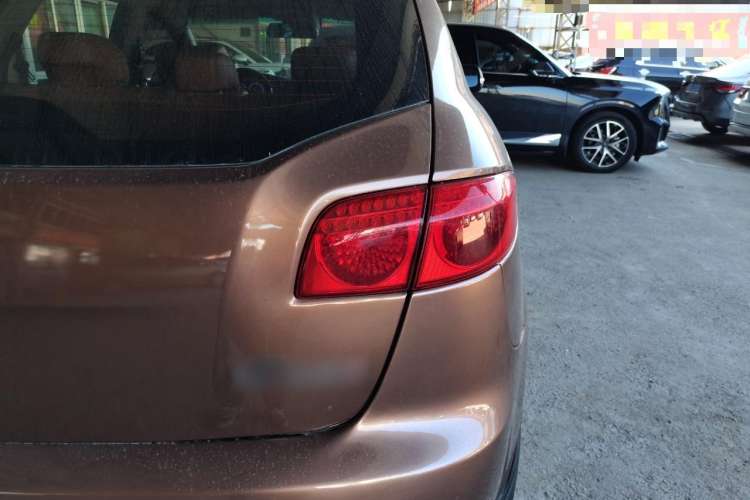 Used Luxgen Great 7 SUV 2014 2.2T Two-Wheel-Drive Smart Version Right Rear Taillight