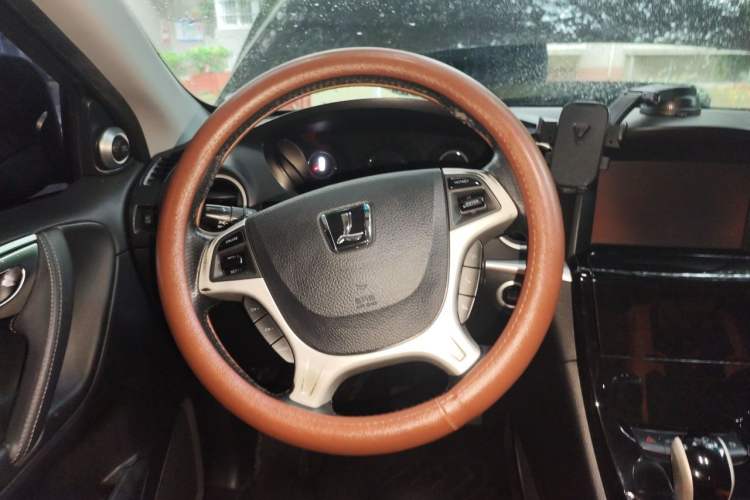 Used Luxgen Great 7 SUV 2014 2.2T Two-Wheel-Drive Smart Version Steering Wheel