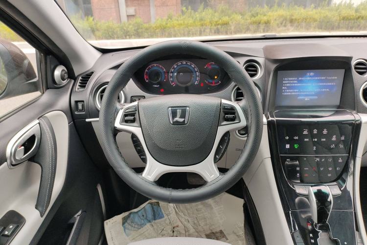 Used Luxgen Great 7 SUV 2014 2.2T Two-Wheel-Drive Smart Version Steering Wheel