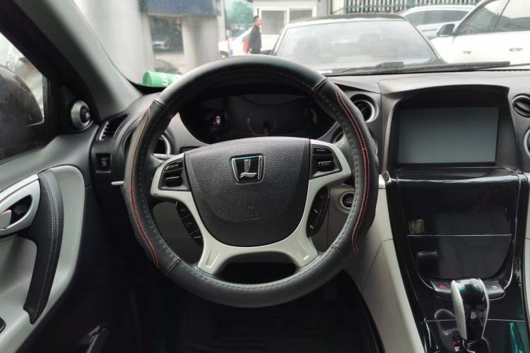 Used Luxgen Great 7 SUV 2014 2.2T Two-Wheel-Drive Smart Version Steering Wheel