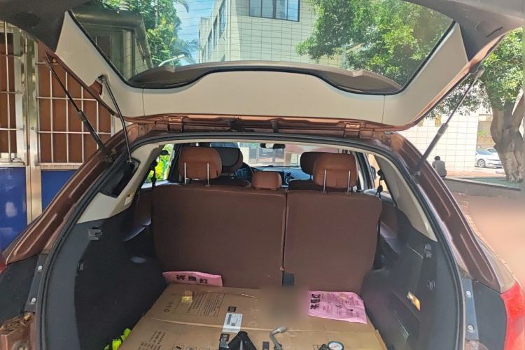 Used Luxgen Great 7 SUV 2014 Honor Collection Edition 2.2T Two-Wheel Drive Smart Model Trunk