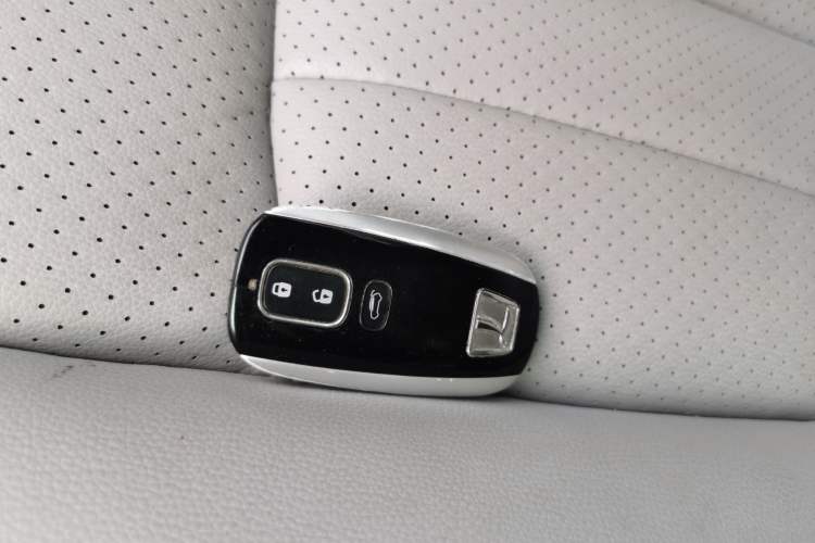 Used Luxgen Great 7 SUV 2014 2.2T Two-Wheel-Drive Smart Version Vehicle Key