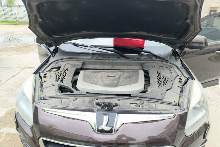Used Luxgen Great 7 SUV 2014 2.2T Four-Wheel Drive Prestige Version Engine Bay