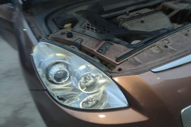 Used Luxgen Great 7 SUV 2014 2.2T Two-Wheel-Drive Smart Version Right Front Headlight