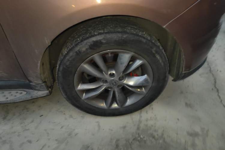 Used Luxgen Great 7 SUV 2014 2.2T Two-Wheel-Drive Smart Version Right Front Wheel Hub