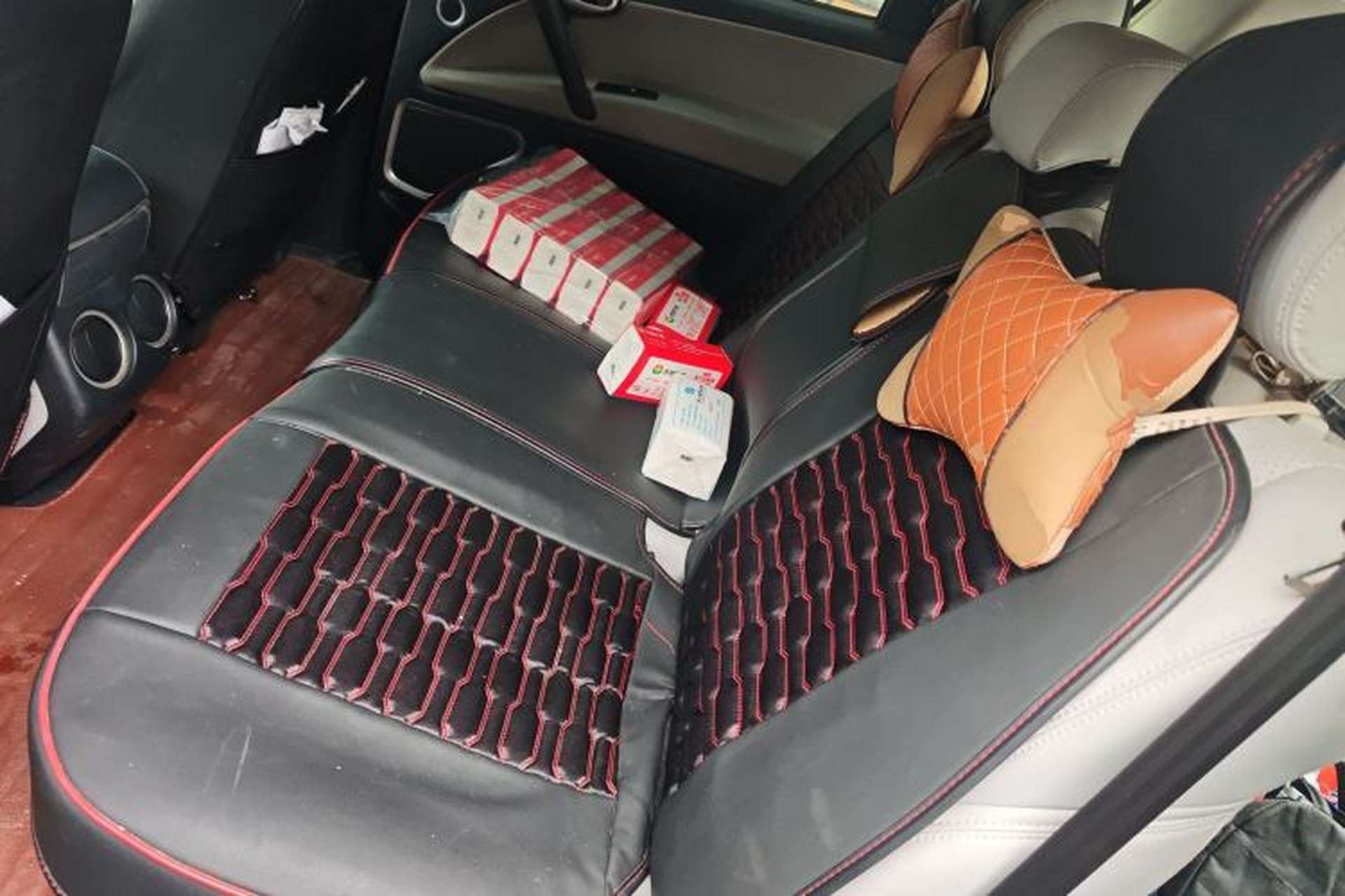 Used Luxgen Great 7 SUV 2014 2.2T Four-Wheel Drive Prestige Version Left Rear Seat