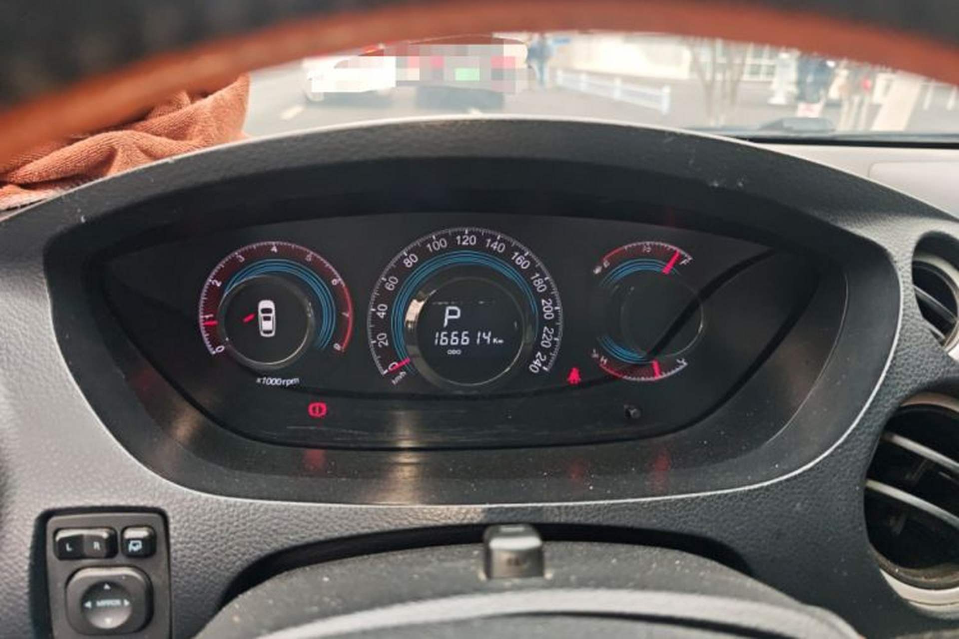 Used Luxgen Great 7 SUV 2014 2.2T Four-Wheel Drive Prestige Version Odometer Close Up