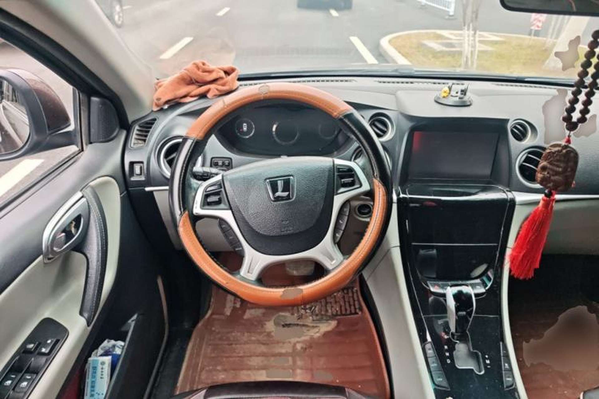 Used Luxgen Great 7 SUV 2014 2.2T Four-Wheel Drive Prestige Version Steering Wheel