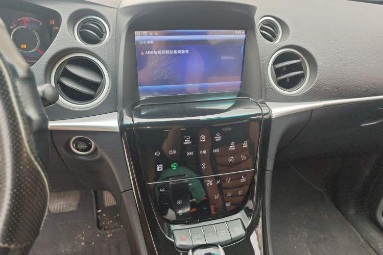 Used Luxgen Great 7 SUV 2014 2.2T Two-Wheel-Drive Smart Version Audio And AC Panel