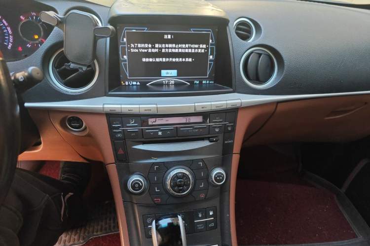 Used Luxgen Great 7 SUV 2014 Honor Collection Edition 2.2T Two-Wheel Drive Smart Model Audio And AC Panel