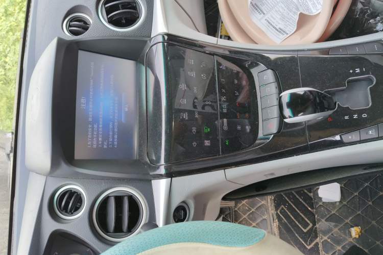 Used Luxgen Great 7 SUV 2014 2.2T Two-Wheel-Drive Smart Version Audio And AC Panel