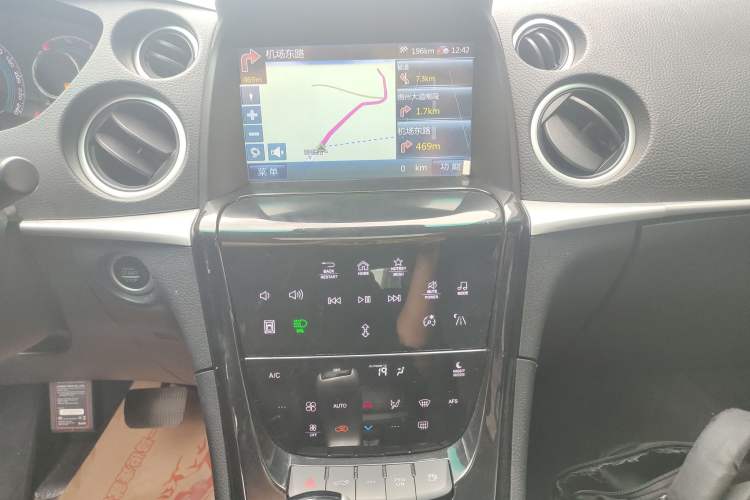 Used Luxgen Great 7 SUV 2014 2.2T Four-Wheel Drive Flagship Version Audio And AC Panel