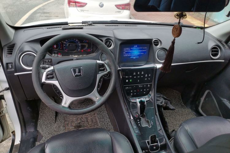 Used Luxgen Great 7 SUV 2014 2.2T Two-Wheel-Drive Smart Version Center Console