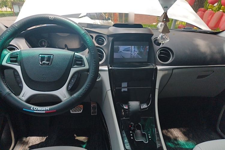 Used Luxgen Great 7 SUV 2014 2.2T Two-Wheel-Drive Smart Version Center Console