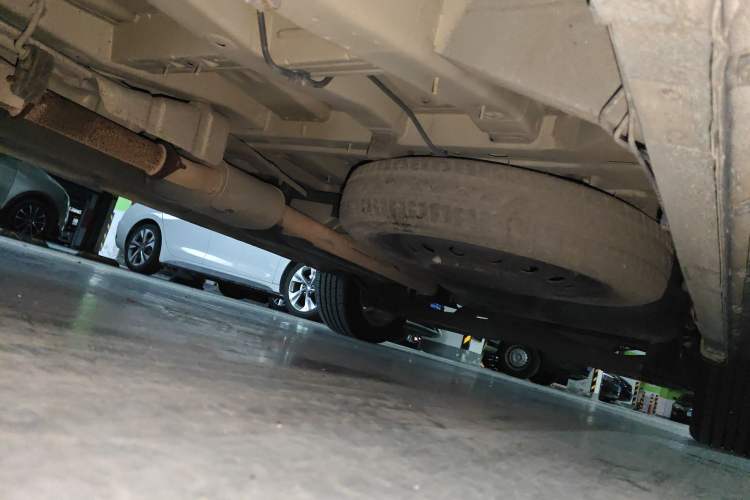 Used Luxgen Great 7 SUV 2014 2.2T Two-Wheel-Drive Smart Version Chassis Front Left