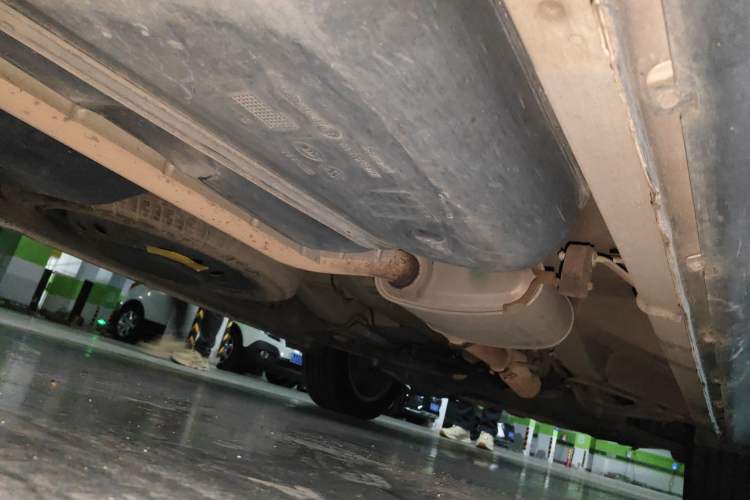 Used Luxgen Great 7 SUV 2014 2.2T Two-Wheel-Drive Smart Version Chassis Rear Right