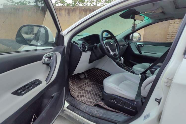 Used Luxgen Great 7 SUV 2014 2.2T Four-Wheel Drive Prestige Version Driver Seat